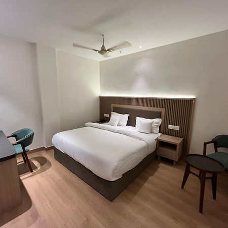 Hotel Celebrations Zirakpur Exterior photo